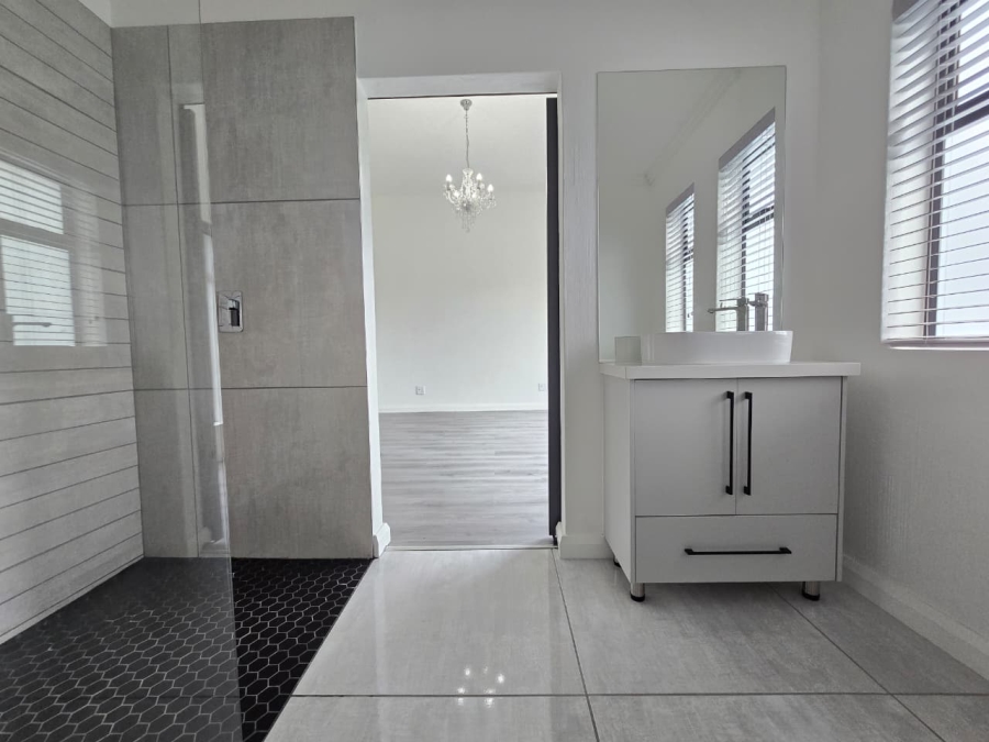 4 Bedroom Property for Sale in Kingswood Golf Estate Western Cape